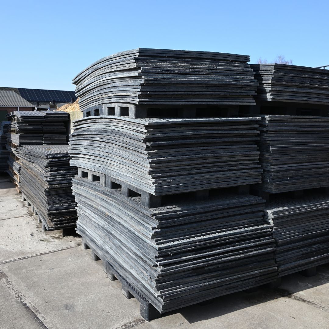 Gebruikte kunststof rijplaat 240x120x2 cm