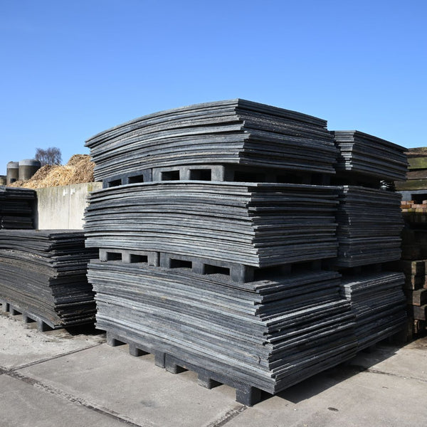 Gebruikte kunststof rijplaat 240x120x2 cm