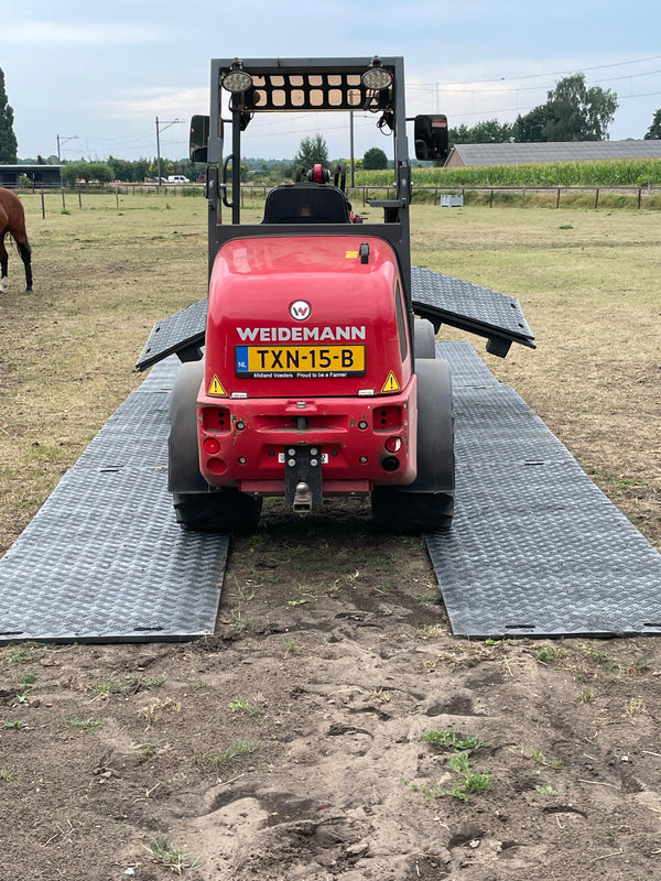 Vol pak gebruikte rijplaten 300x100 cm 40 stuks